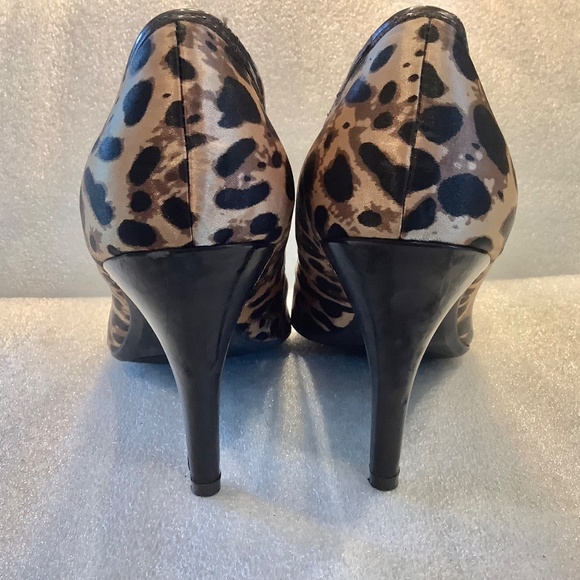 Connie Womens Leopard Print Shoes Peep Toe Pumps Size 10 - Picture 5 of 7